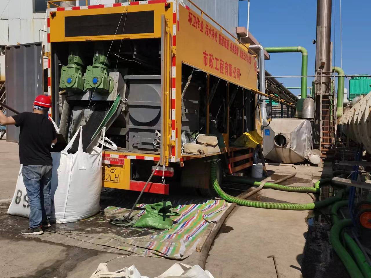 盐湖淤泥压干处理